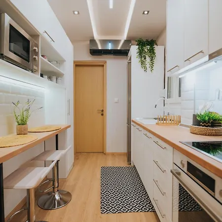 Apartament New Cozy By The Sea *